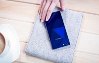 Oppo представила смартфоны R1C и Mirror 3