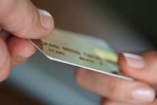 У Тернополі з банківської картки пенсіонерки невідомі зняли майже 15 тисяч гривень