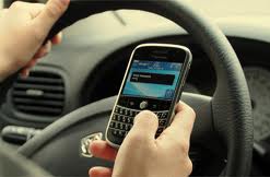 При наборе SMS за рулем риск попасть в аварию возрастает на 400%