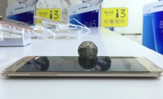 Ivvi i3 стал одним из самых тонких цельнометаллических смартфонов