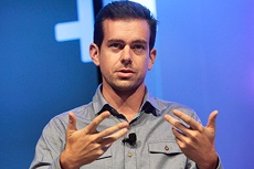 Глава Twitter извинился за закрытие архива удаленных твитов