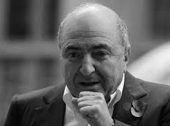 Блогосферу "взорвало" известие о смерти Березовского