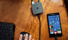 Адаптер Microsoft Display Dock превратит смартфон на Windows 10 в настольный компьютер