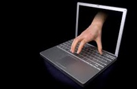 Двом буковинцям оголошено про підозру у зухвалому шахрайстві в інтернеті