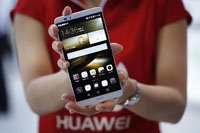 В 2015 году Huawei намерена поставить более 100 млн смартфонов