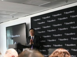 BlackBerry не планирует разработку носимого гаджета
