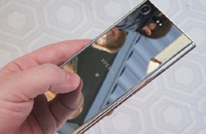 Распаковка и тесты на прочность Sony Xperia XZ Premium