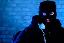 Псевдо-працівник банку зняв з картки хмельничанки майже 20 тисяч гривень