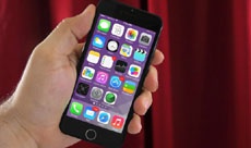 В Apple придумали, как управлять iPhone с большими экранами одной рукой