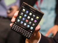 BlackBerry Passport и Classic не смогли вернуть производителю популярность