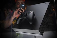 Начались продажи самой мощной игровой консоли Microsoft