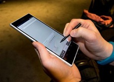 В 2015 году смартфоны с экранами от 5 дюймов займут половину рынка