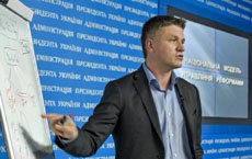 Администрация президента перешла на электронный документооборот