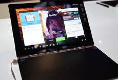 Lenovo готовит 12" версию ноутбука Yoga Book с сенсорной панелью вместо клавиатуры