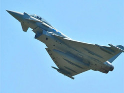 Після хвилі обурення Німеччина перенаправляє військові мільярди на технології, - FT