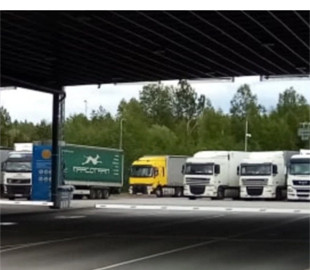 На кордоні Латвії з Росією утворились черги вантажівок – ЗМІ