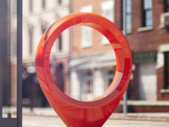 У Франції дозволили слідкувати за хворими на COVID-19 через мобільний додаток