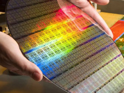 Двухлетняя проблема дефицита микросхем может коснуться и самых высокотехнологичных чипов