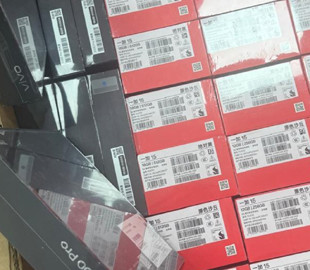 Смартфони замість декору: у Львові суд призначив величезний штраф за посилку з Китаю