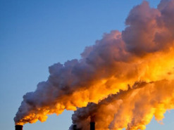 Китай стимулює бізнес швидше переходити на відновлювальну енергетику