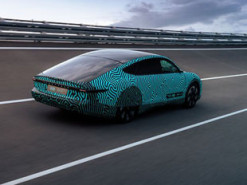 Прототип электрокара Lightyear One с солнечными панелями прошёл 710 км на одной зарядке