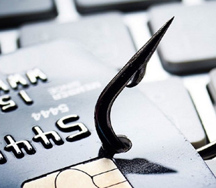 Інтернет-шахраї виманили у трьох жінок понад 325 тисяч гривень