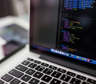 Українці, які постраждали від війни, можуть безплатно пройти IT-курси