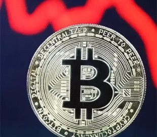 Біткоїн обвалився до $118 тисяч на тлі очікування даних про інфляцію: деталі