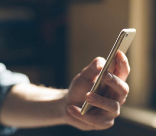 Може зламати будь-який телефон: як працює шпигунська програма Pegasus і чи можливо її використовувати у війні