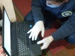 19-річна дівчина продавала в інтернеті “неіснуючий” одяг