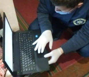 19-річна дівчина продавала в інтернеті “неіснуючий” одяг