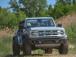 Глава Ford натякнув на розробку електричного Bronco