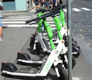 "Кінець ери": в Празі вирішили заборонити прокат електросамокатів
