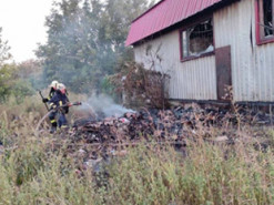 В Покровске бойцы ГСЧС ликвидировали пожар в здании отделения Новой почты