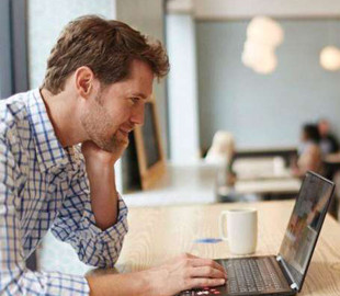 Як безпечно користуватися громадським інтернетом: поради експертів