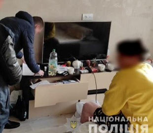 Трое украинцев украли у иностранцев миллион гривен через интернет-банкинг