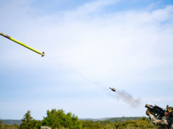 Чому зенітні FPV-дрони можуть бути кращі за традиційні зенітні ракети