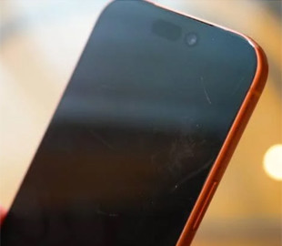 Власник рік носив iPhone 17 Pro без чохла: ось як тепер виглядає смартфон