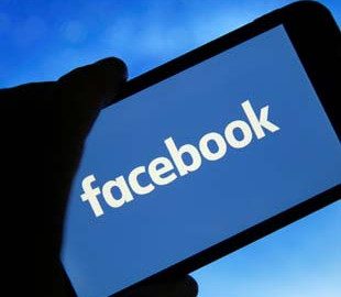 Сотрудникам Facebook разрешили работать из дома до июля 2021 года