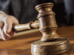 Заборона на інтернет-діяльність та штраф: тернопільський суд виніс вирок залізничнику-“ексгібіціоністу”