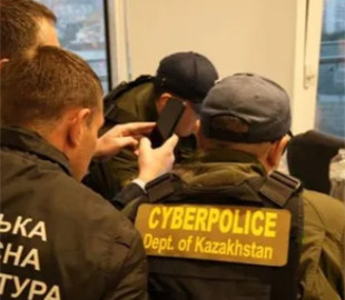 В Україні викрили шахрайський call-центр, який виманював гроші у громадян Казахстану