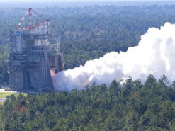 NASA успішно випробувало модернізований ракетний двигун RS-25 для місячних ракет