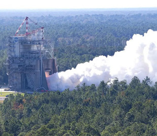 NASA успішно випробувало модернізований ракетний двигун RS-25 для місячних ракет
