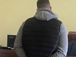 Підозрюваний у розбої на «Нову пошту» у Рівному зізнався, що очікував отримати посилкою марихуану