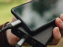 Що шкодить батареї смартфона: головні помилки під час зарядки