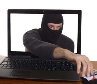 Афера з «євробляхами»: чоловік бере передоплату за авто з Польщі та зникає