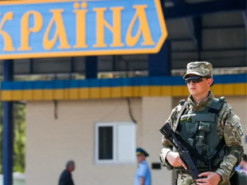 Чоловіки зможуть виїхати з України, але не всі – три законопроєкти у Раді