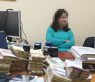 На Днепропетровщине СБУ изьяла более 1 000 000 грн у мощного конвертационного центра
