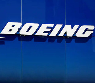 Робітники Boeing продовжують страйк: акції компанії падають