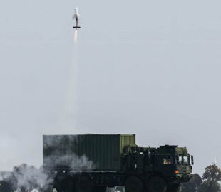 Rheinmetall навчив вантажівки запускати ударні дрони під час руху